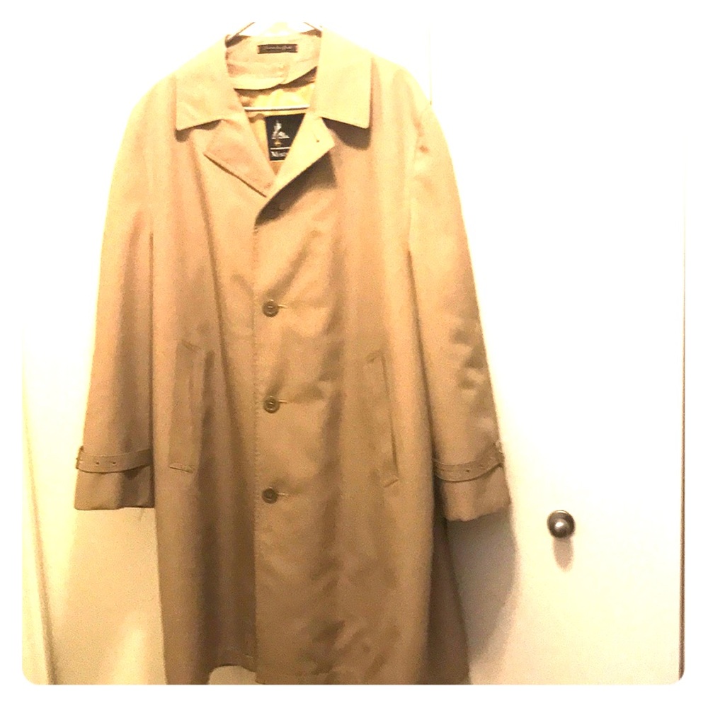 EUC Vintage Men’s Misty Harbor Rain/Trench Coat